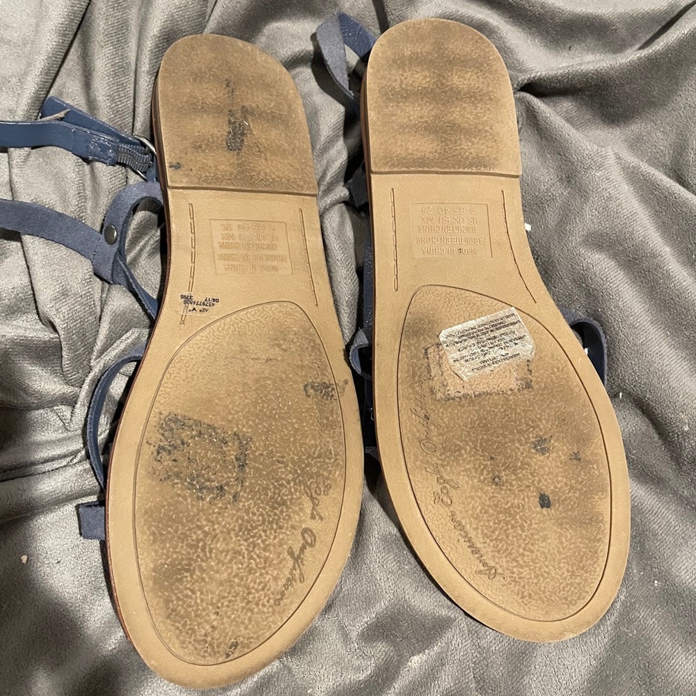 American Eagle blue suede sandal - Picture 3 of 5